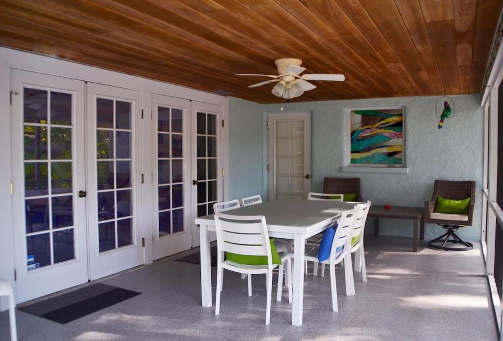 Villa Clematis House Near Arlington Park With Heated Pool Sarasota Exterior foto